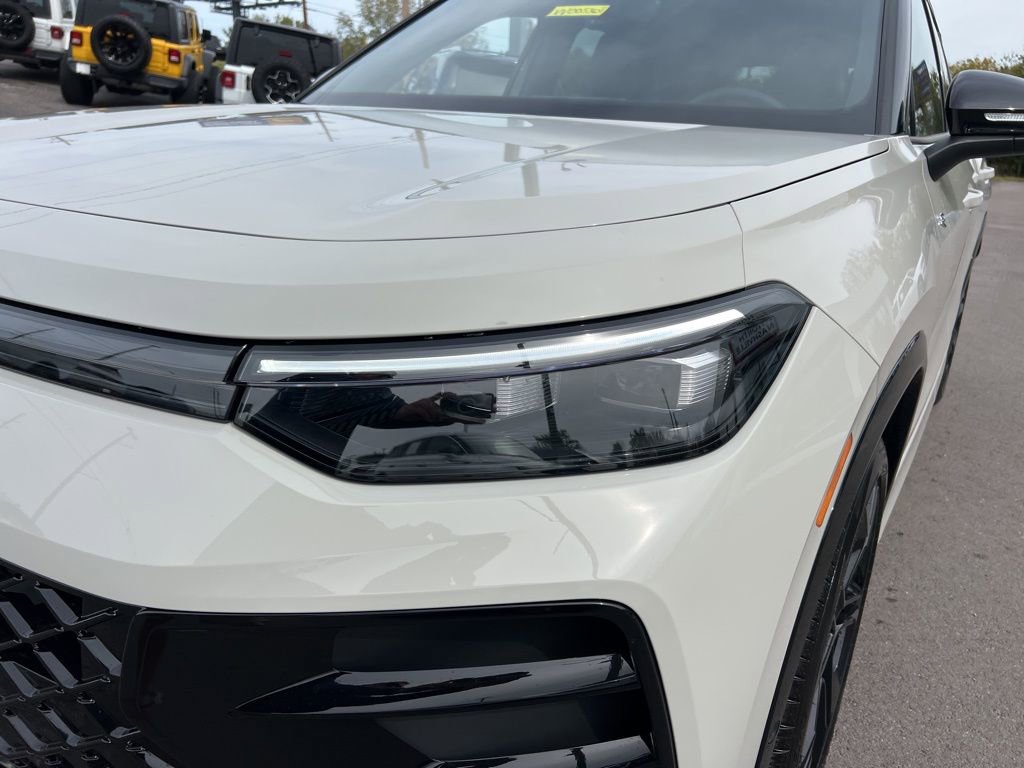 New 2026 Volkswagen Tiguan SE R-Line image 9