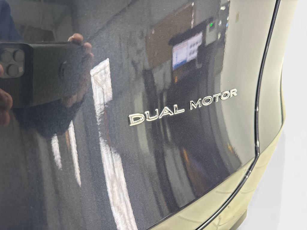 Used 2024 Tesla Model Y Long Range image 23