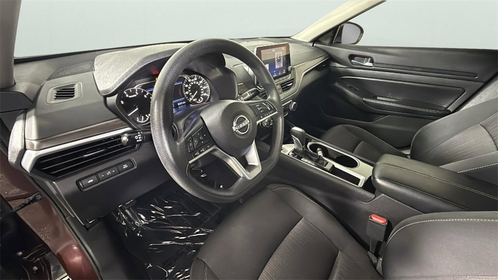 Used 2024 Nissan Altima 2.5 SV image 18