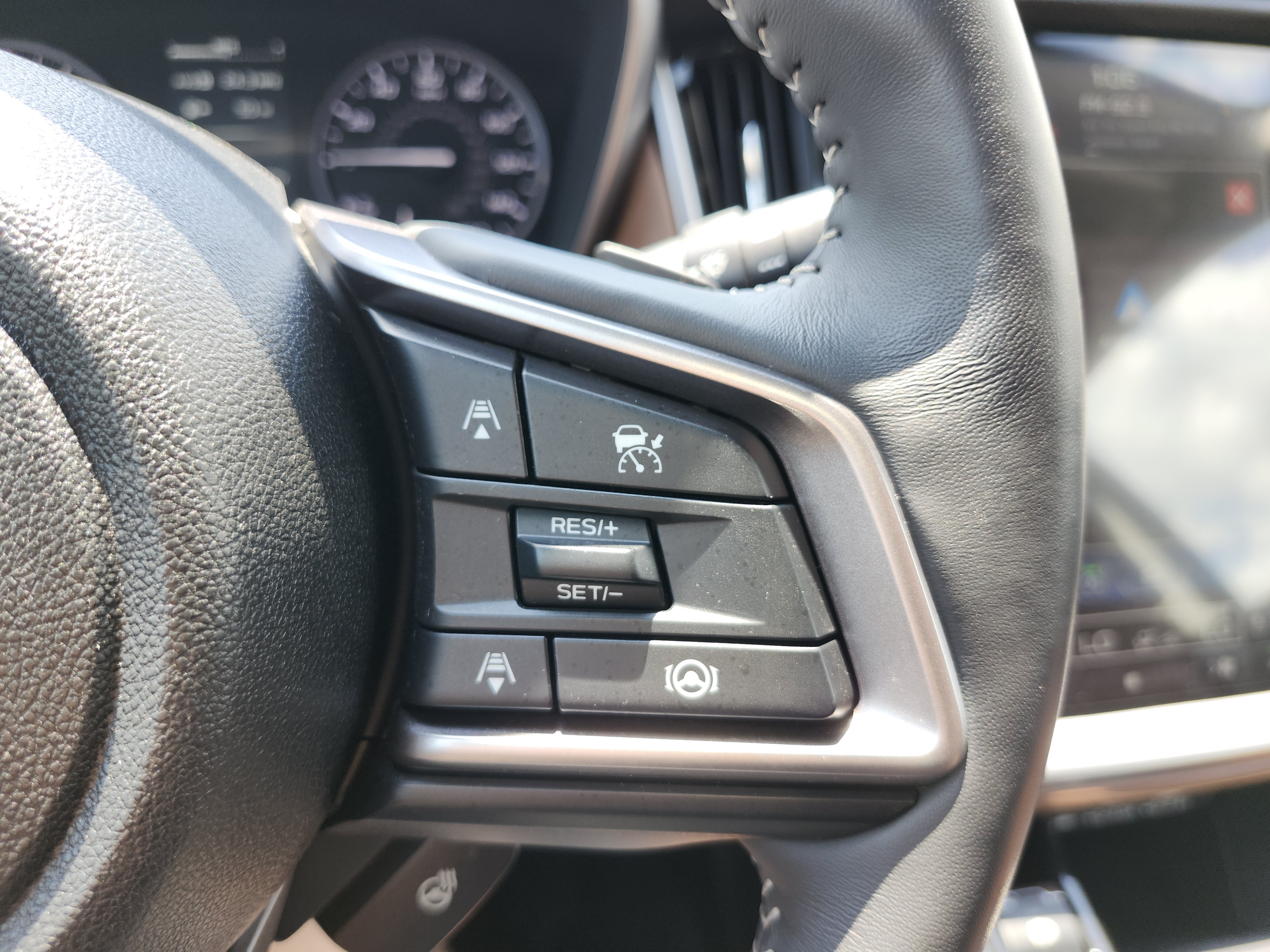 Used 2025 Subaru Outback Touring AWD/4WD image 38