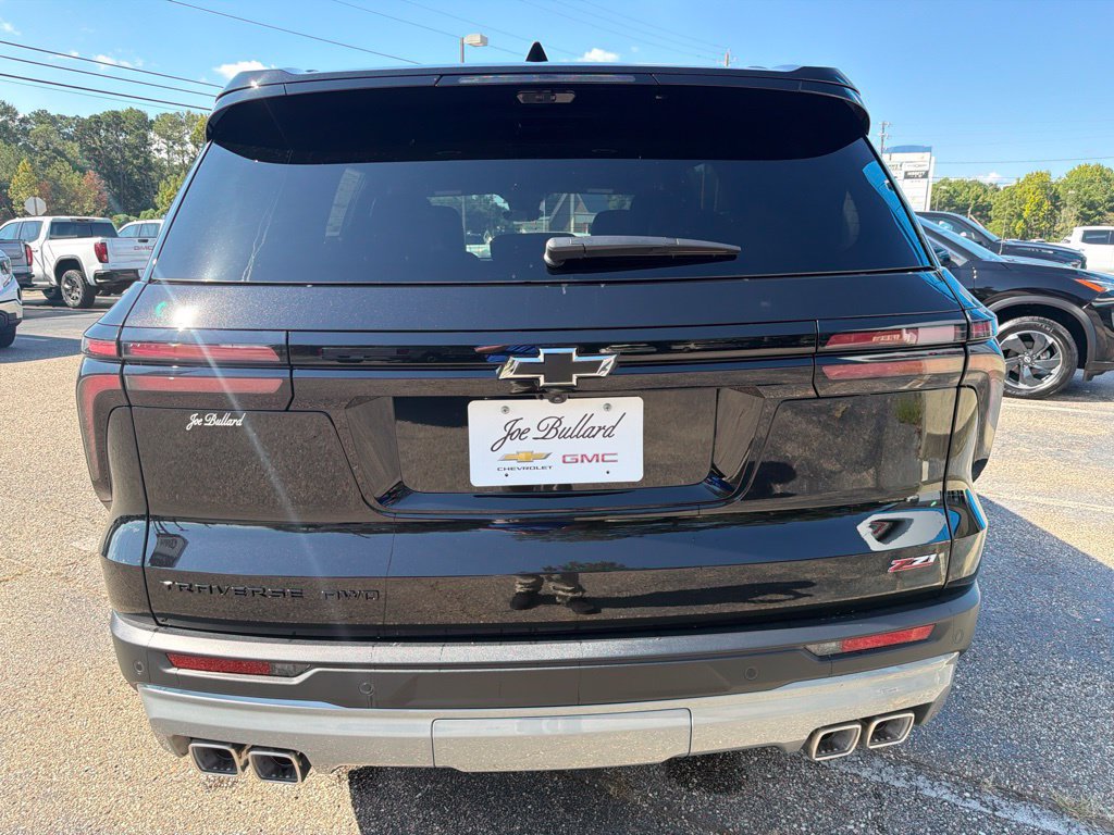 New 2027 Chevrolet Traverse Z71 w/ Enhanced Driving Package AWD/4WD image 4