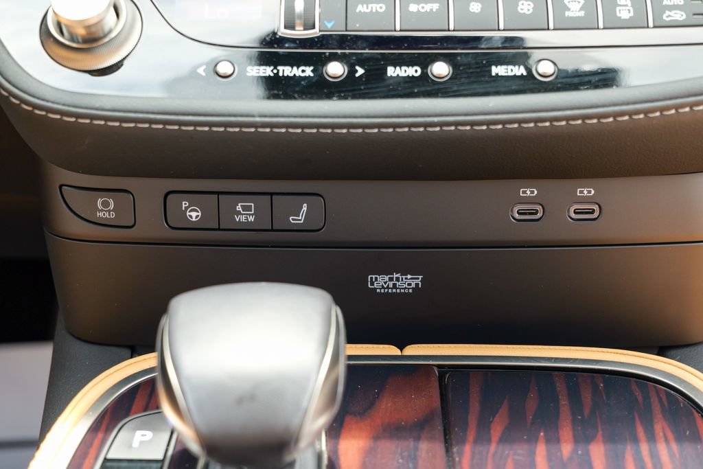 Used 2024 Lexus LS 500 AWD w/ Interior Upgrade Package image 53