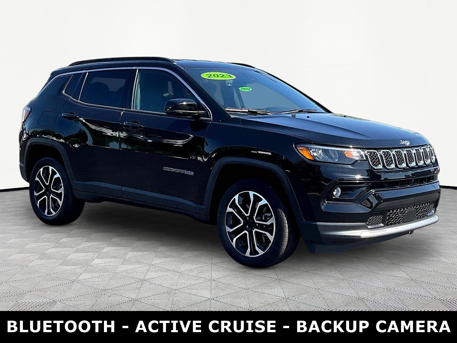 Used 2023 Jeep Compass Limited AWD/4WD image 3