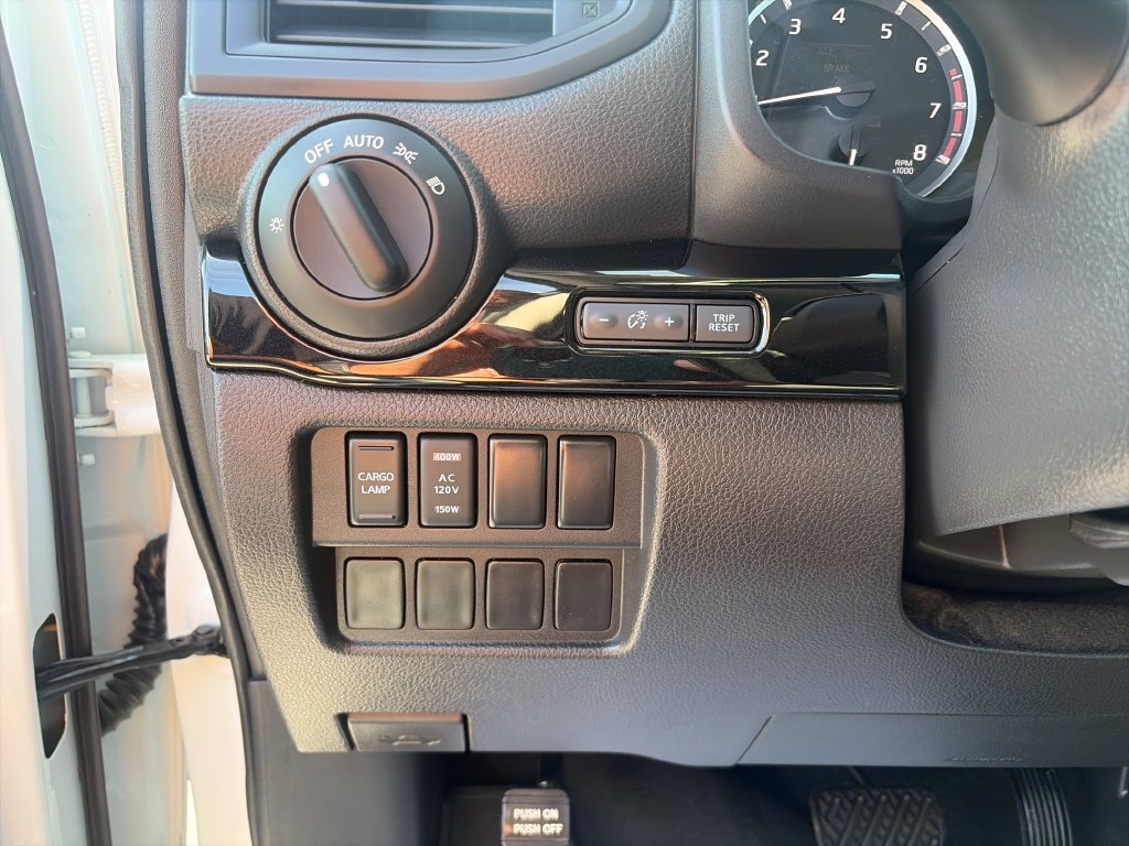 Certified 2024 Nissan Titan SV w/ SV Convenience Package AWD/4WD image 29