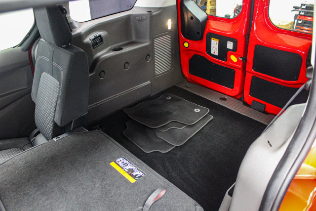Used 2021 Ford Transit Connect XLT FWD image 14