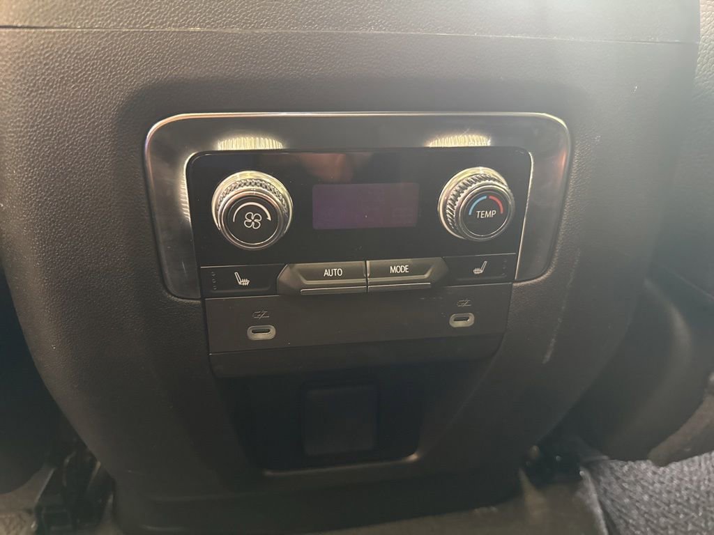 Used 2024 GMC Yukon Denali AWD/4WD image 25