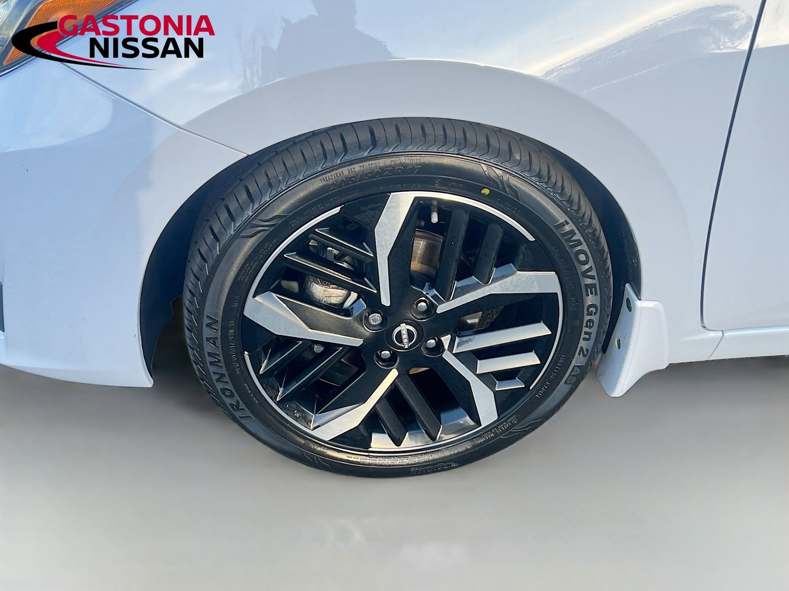 Used 2024 Nissan Versa SR w/ Electronics Package image 39