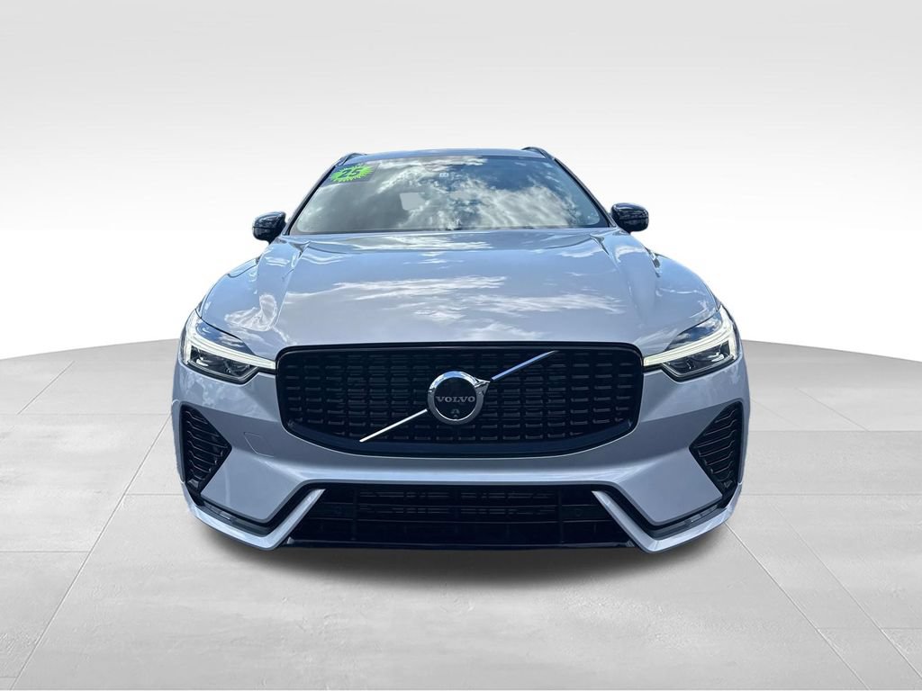Used 2025 Volvo XC60 B5 Plus AWD/4WD image 17