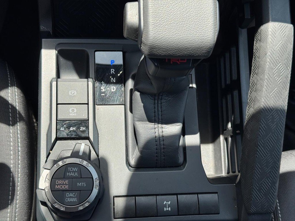 Certified 2024 Toyota Tacoma TRD Off-Road AWD/4WD image 20