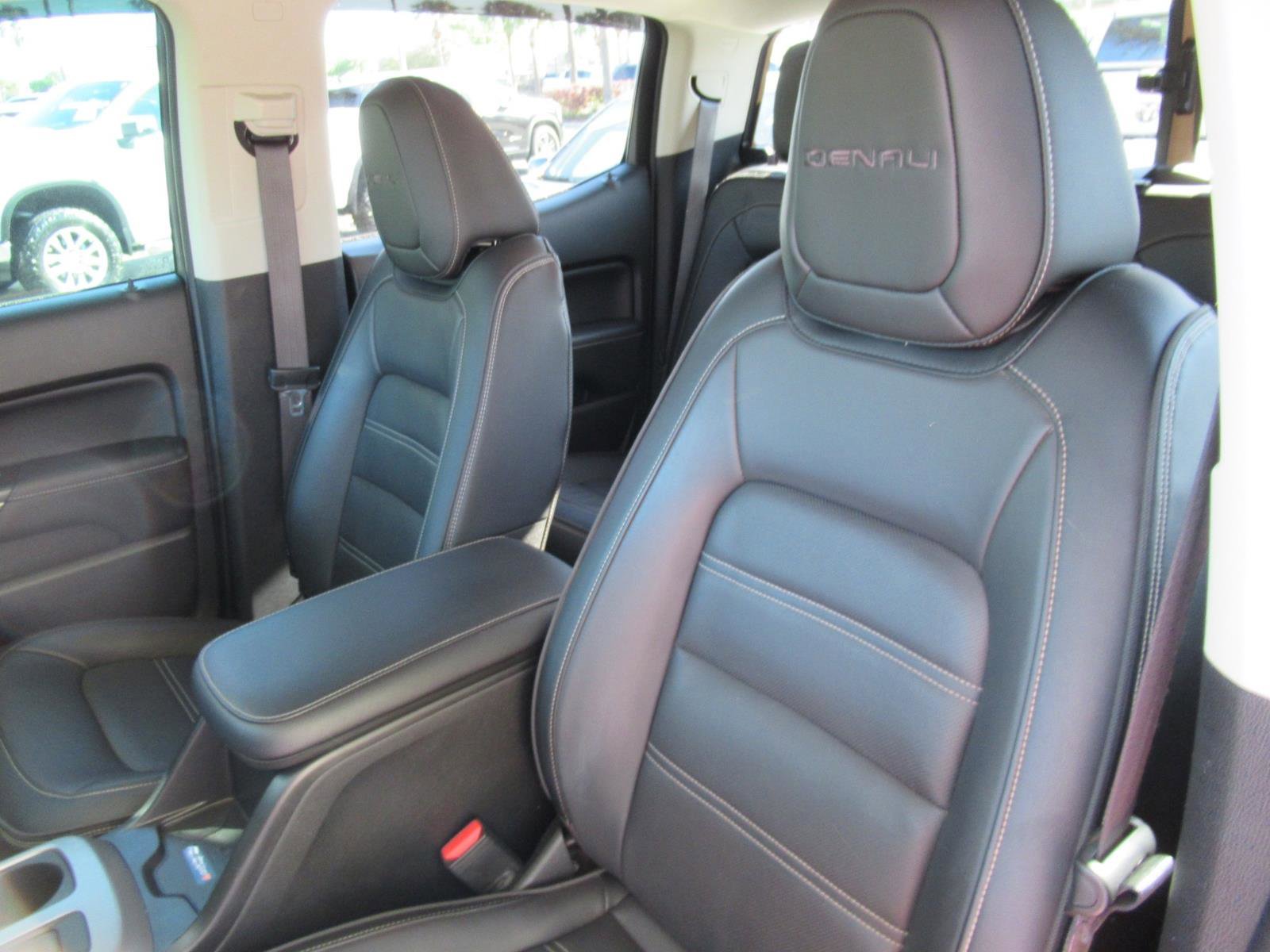 Used 2020 GMC Canyon Denali image 18