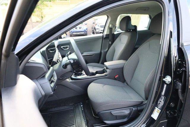 Used 2025 Kia K4 FWD image 8