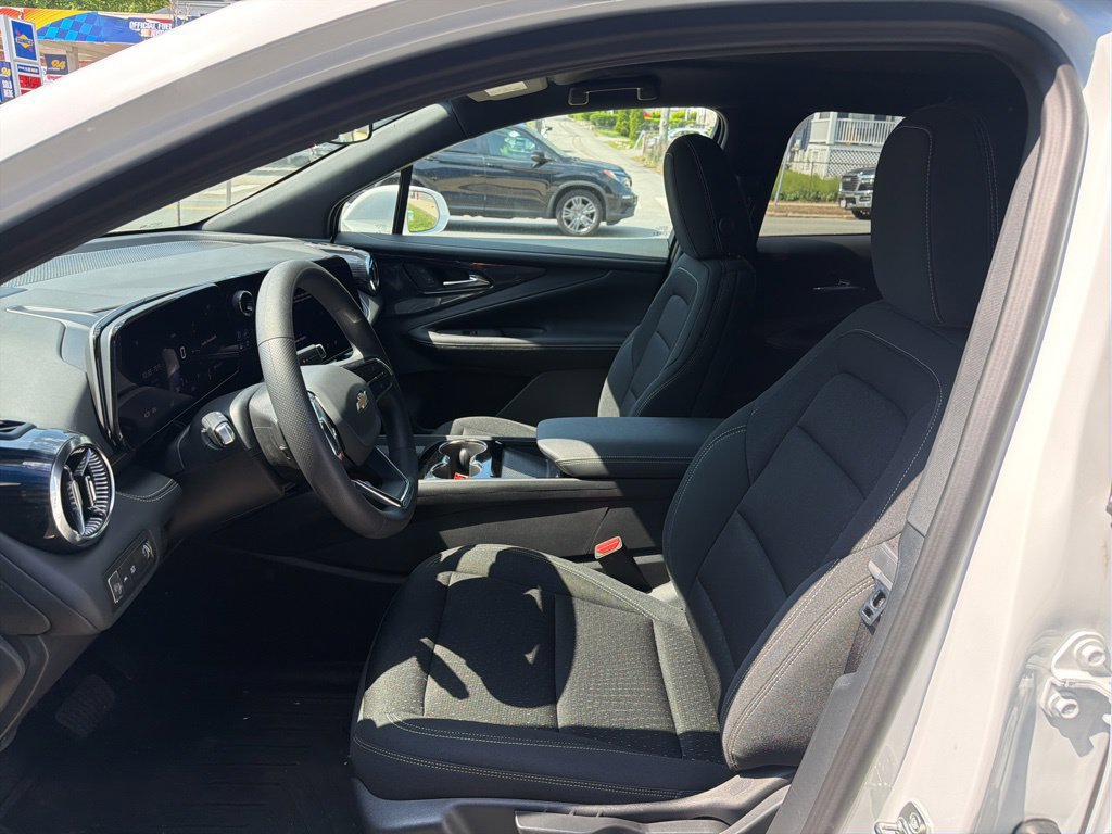 New 2025 Chevrolet Blazer EV LT AWD/4WD image 17