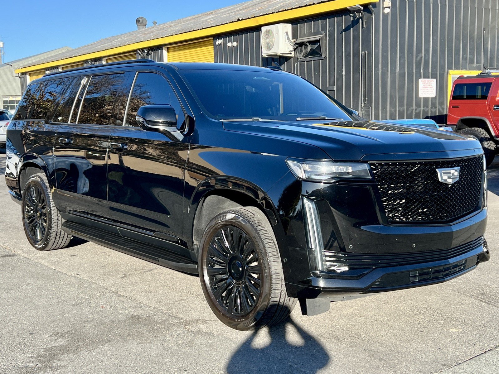 Used 2021 Cadillac Escalade ESV Sport w/ Heavy-Duty Trailer Package AWD/4WD image 3