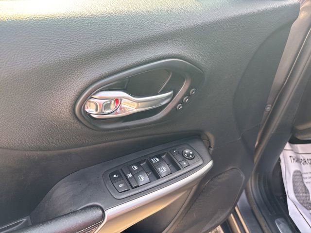 Used 2020 Jeep Cherokee High Altitude AWD/4WD image 4