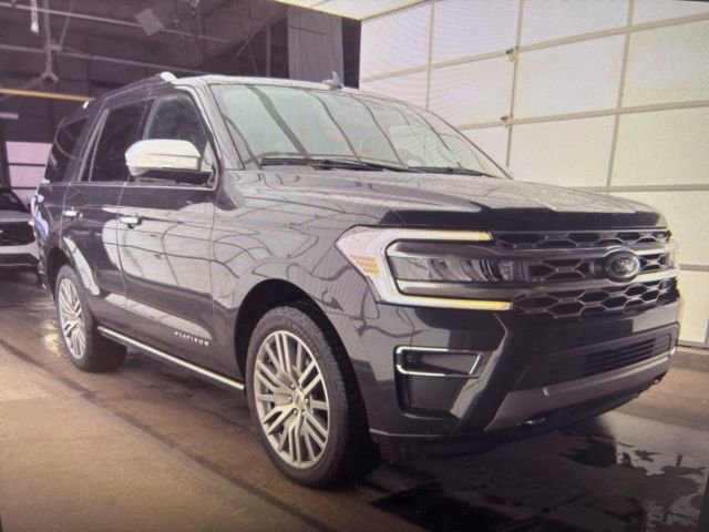 Used 2022 Ford Expedition Platinum image 4
