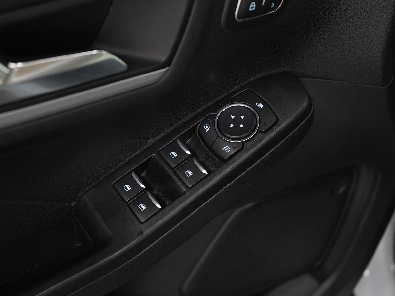 Used 2025 Ford Escape Platinum image 20