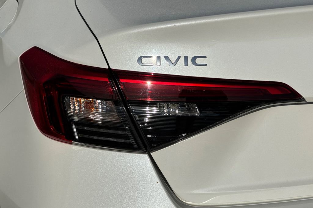 Certified 2022 Honda Civic EX image 33