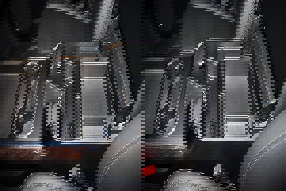 Used 2025 GMC Sierra 3500 SLT w/ SLT Premium Package image 48