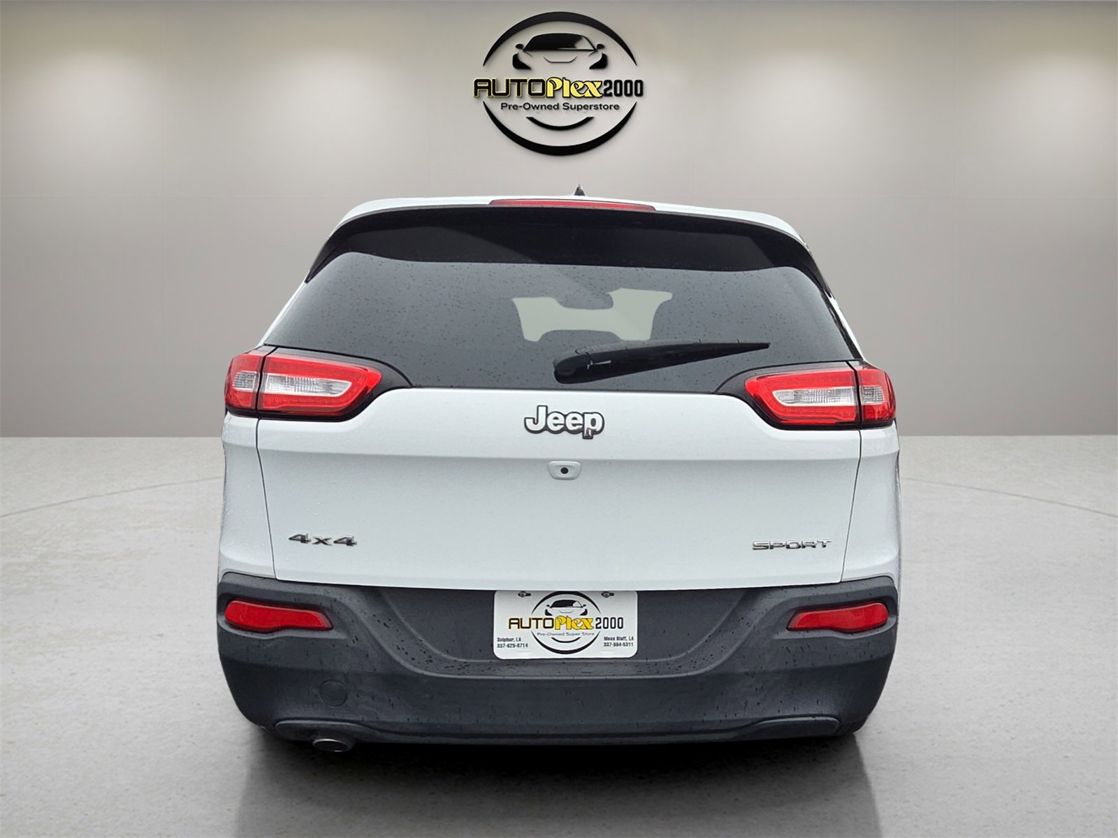 Used 2016 Jeep Cherokee Sport image 6