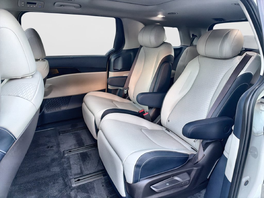 Used 2026 Kia Carnival SX Prestige FWD image 32