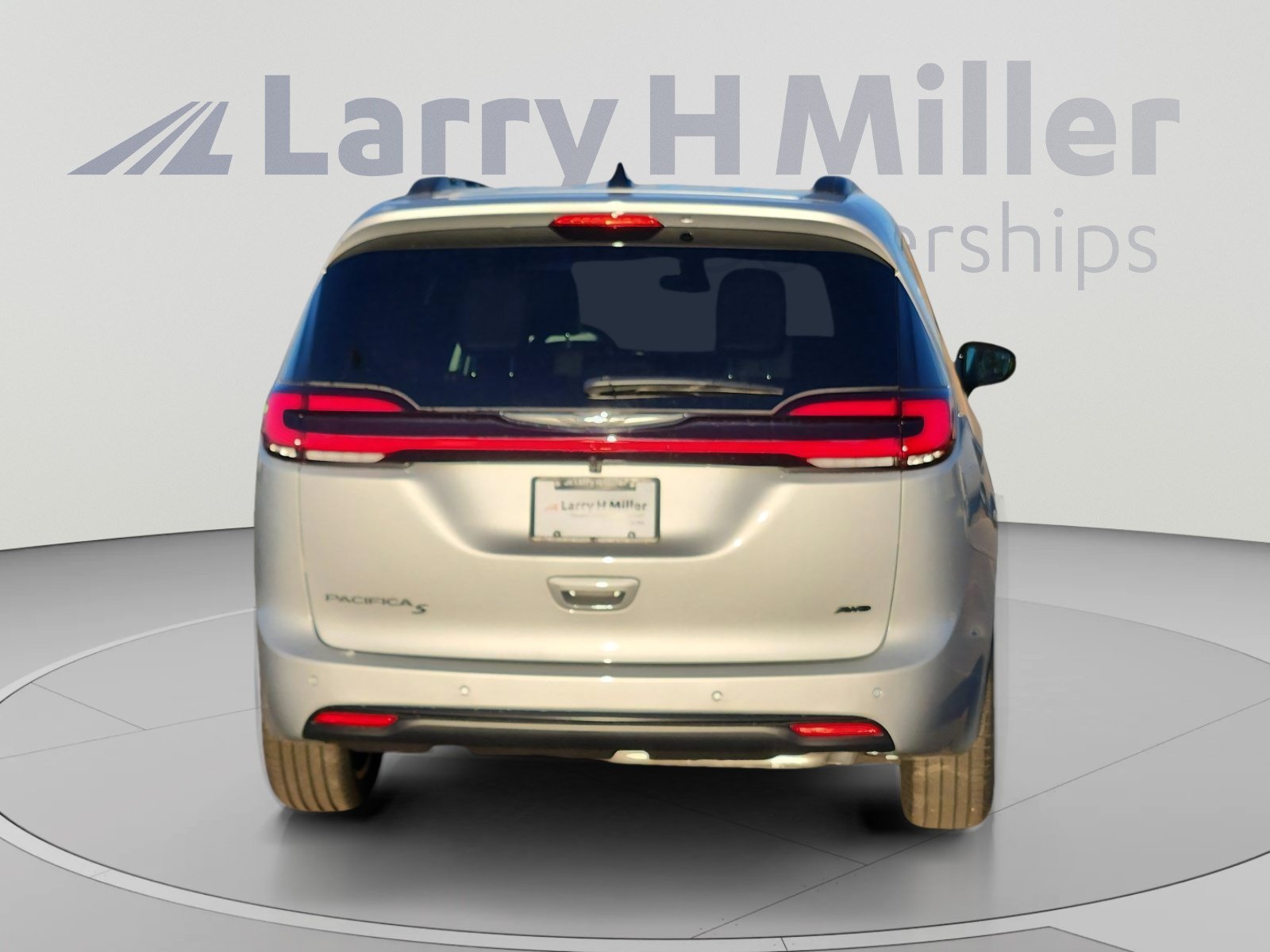 New 2026 Chrysler Pacifica Select w/ S Appearance Package AWD/4WD image 5