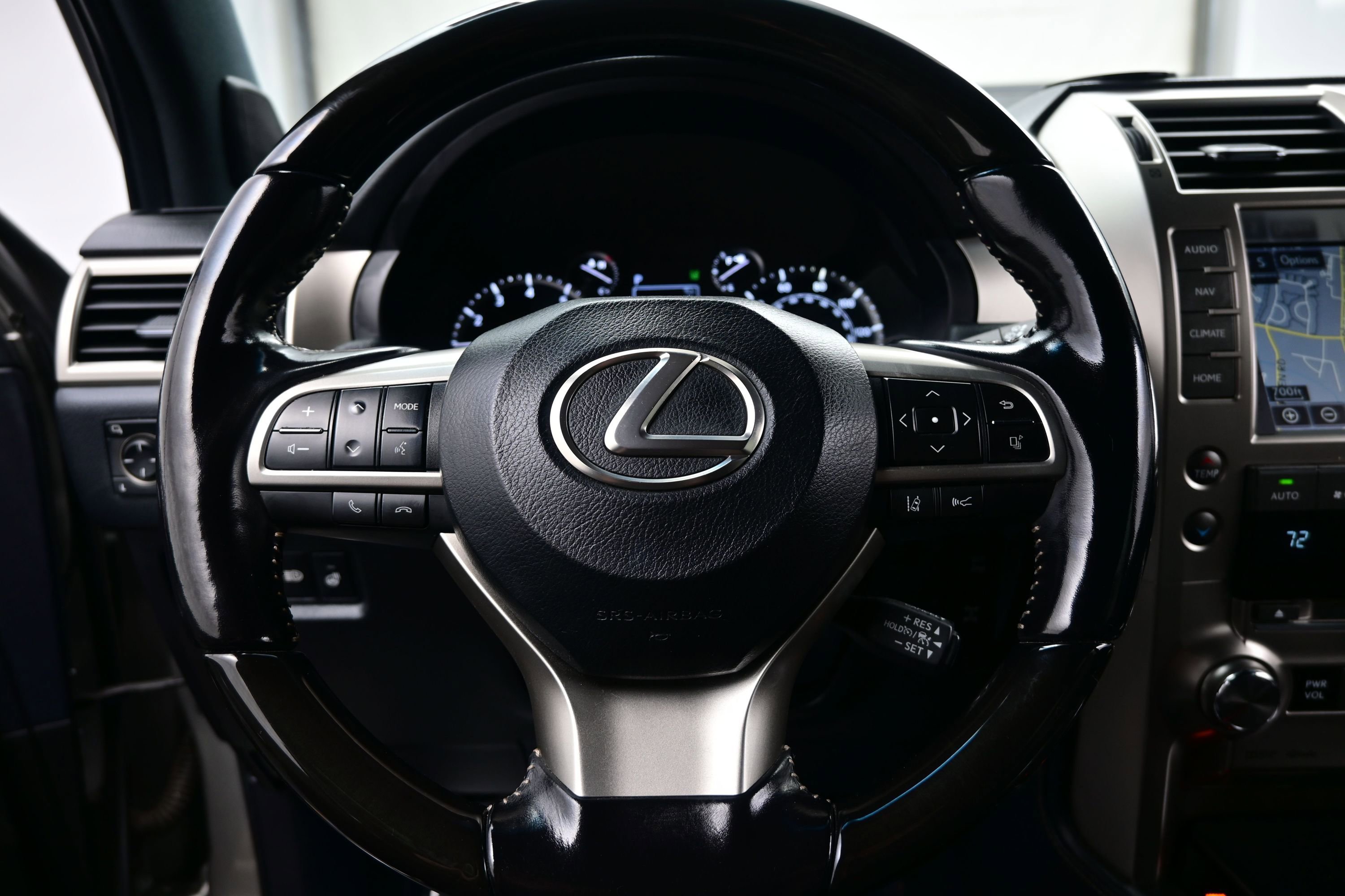 Used 2021 Lexus GX 460 Premium w/ Accessory Package AWD/4WD image 23