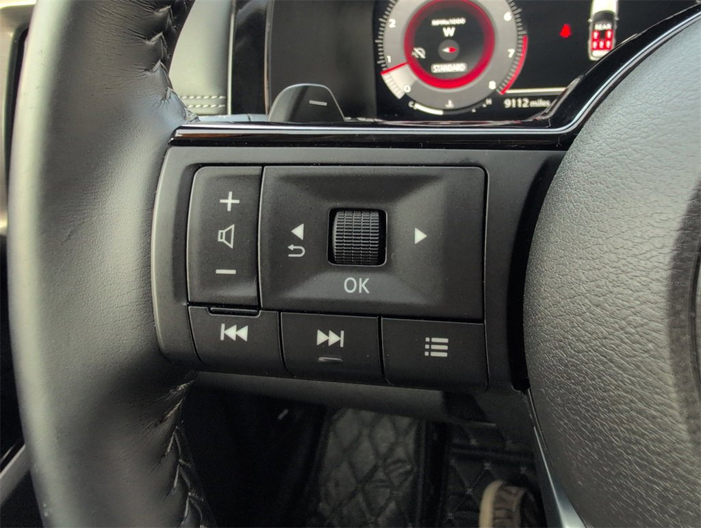 Used 2024 Nissan Pathfinder Platinum image 18