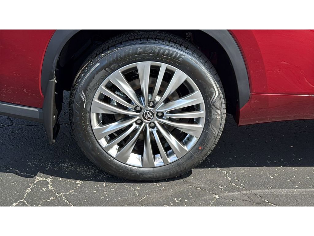 New 2026 Toyota Highlander Platinum AWD/4WD image 14