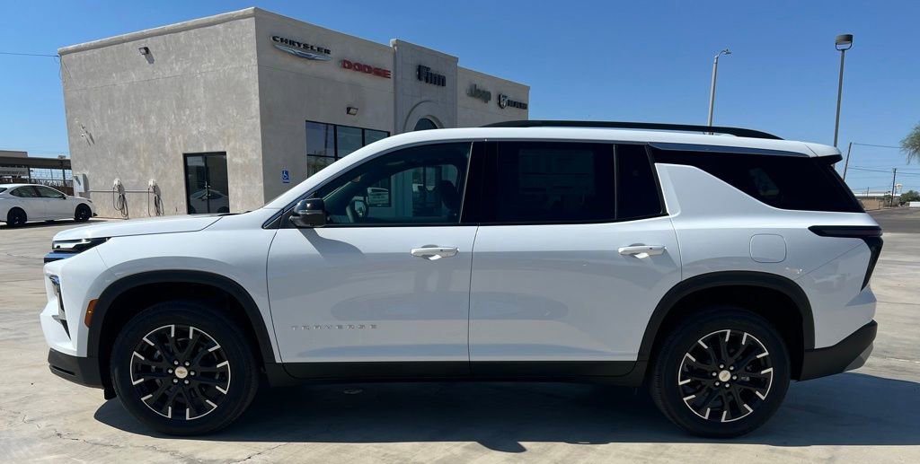 New 2026 Chevrolet Traverse LT w/ Sun and Wheel Package image 2