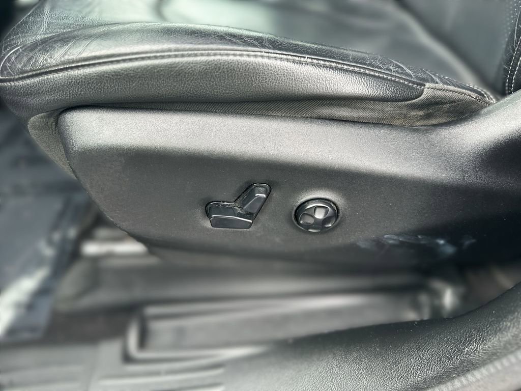 Used 2018 Chrysler Pacifica Touring-L Plus w/ S Appearance Package image 14