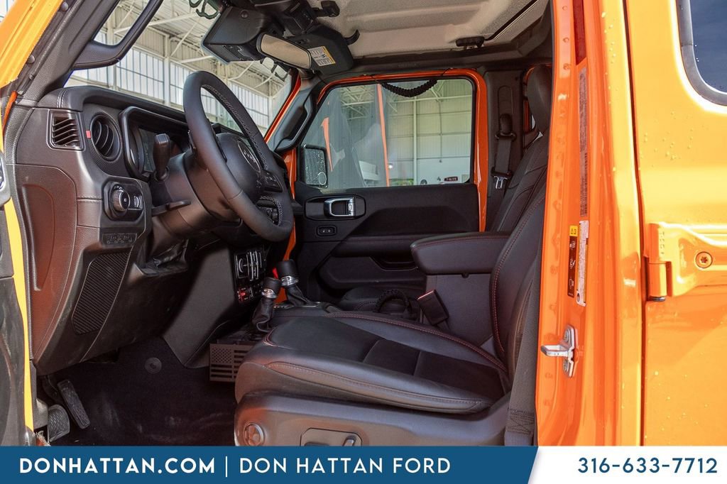 Used 2025 Jeep Wrangler Unlimited Rubicon w/ Convenience Group image 3