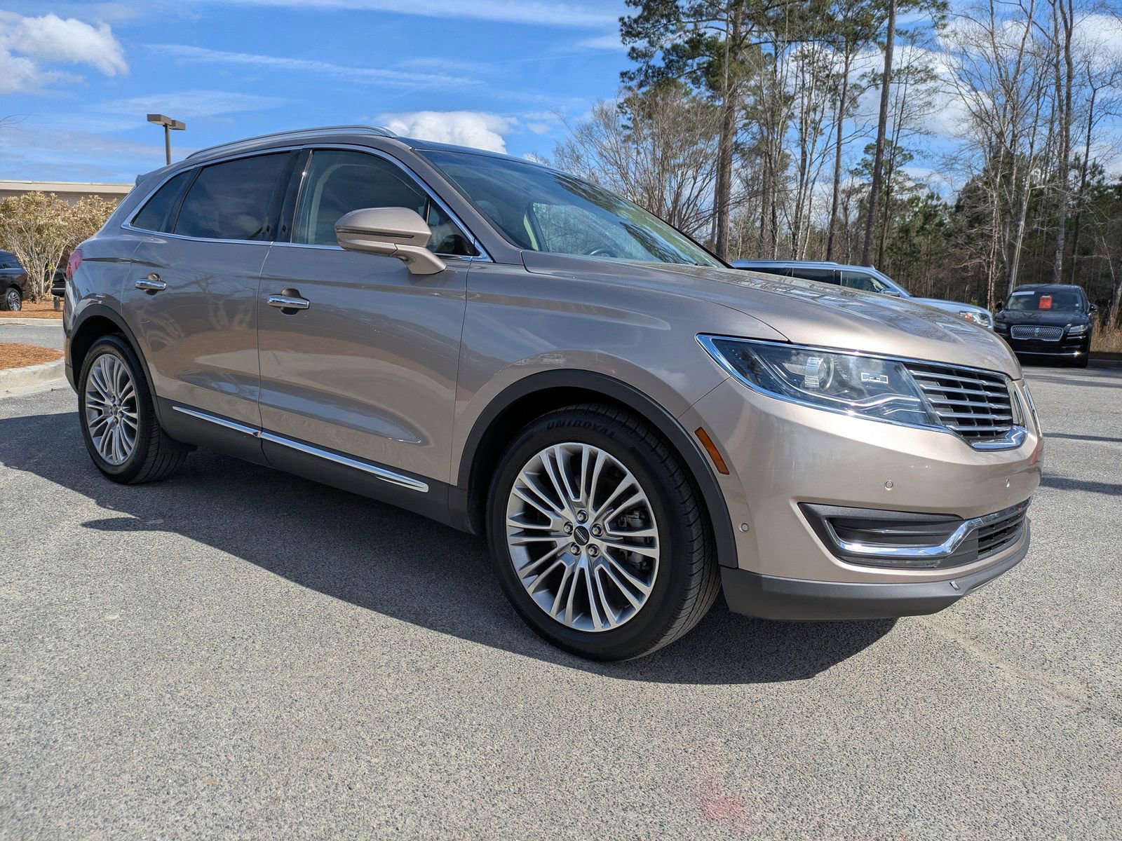 Used 2018 Lincoln MKX Reserve w/ Driver Assistance Package image 3