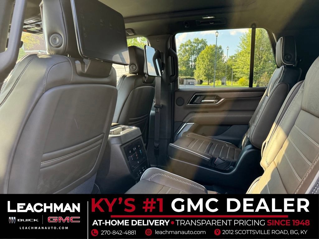 New 2026 GMC Yukon Denali Ultimate w/ LPO, Floor Liner Package AWD/4WD image 17