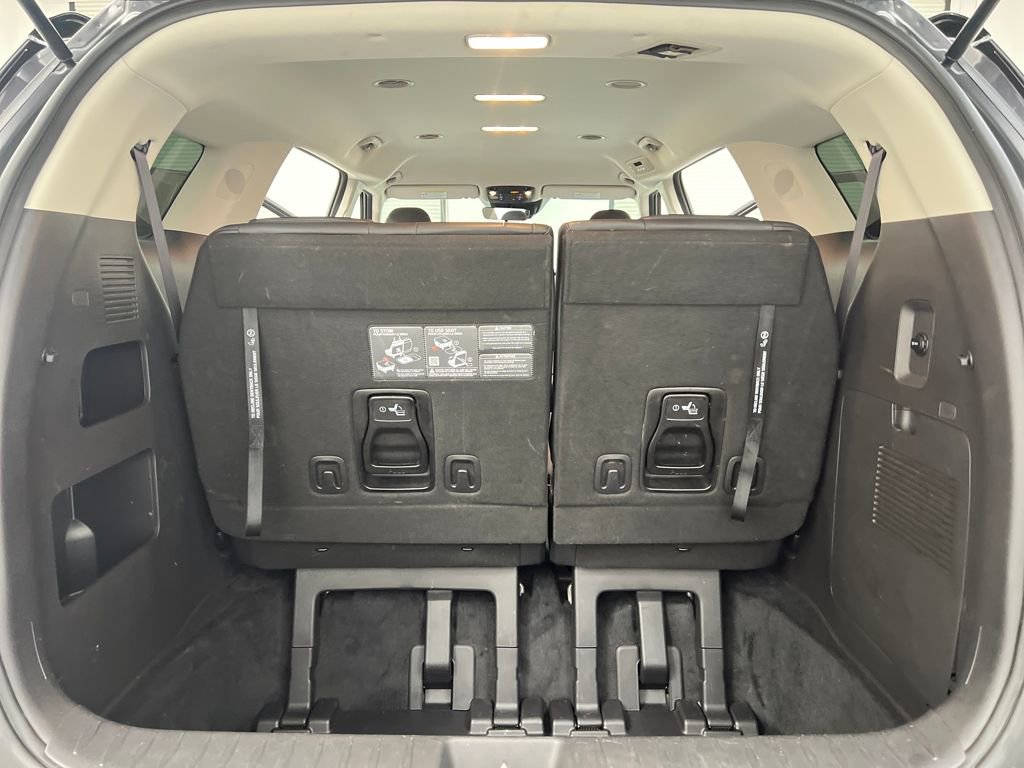 Used 2025 Kia Carnival image 39