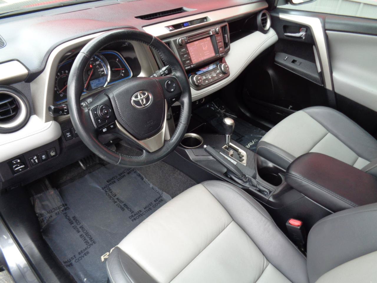 Used 2015 Toyota RAV4 Limited w/ Technology Package AWD/4WD image 2