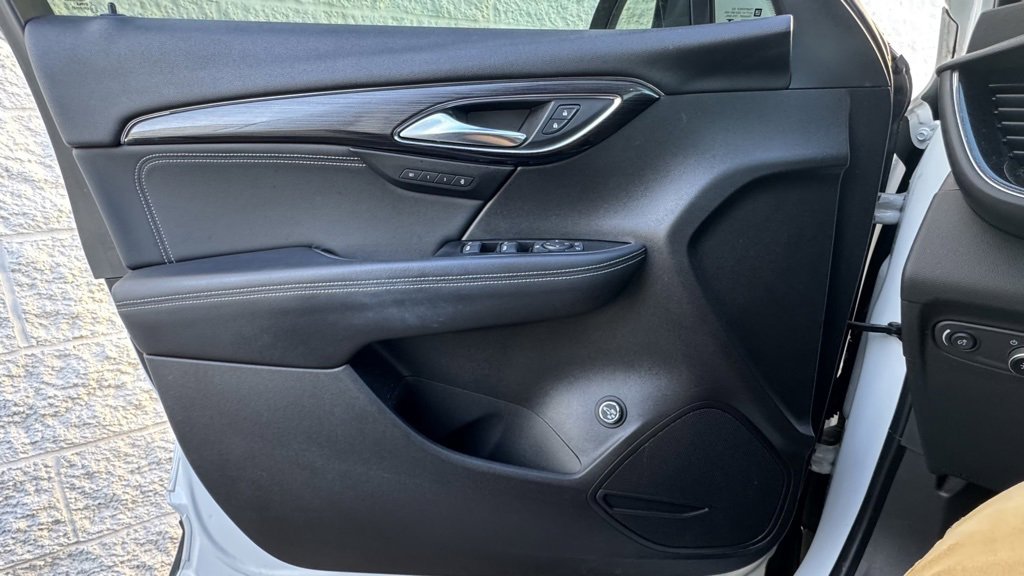 Used 2023 Buick Envision Essence image 21