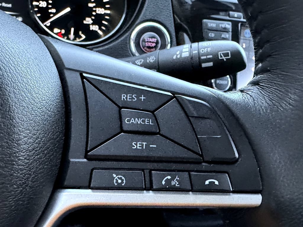 Used 2017 Nissan Rogue SV w/ SV Premium Package AWD/4WD image 23