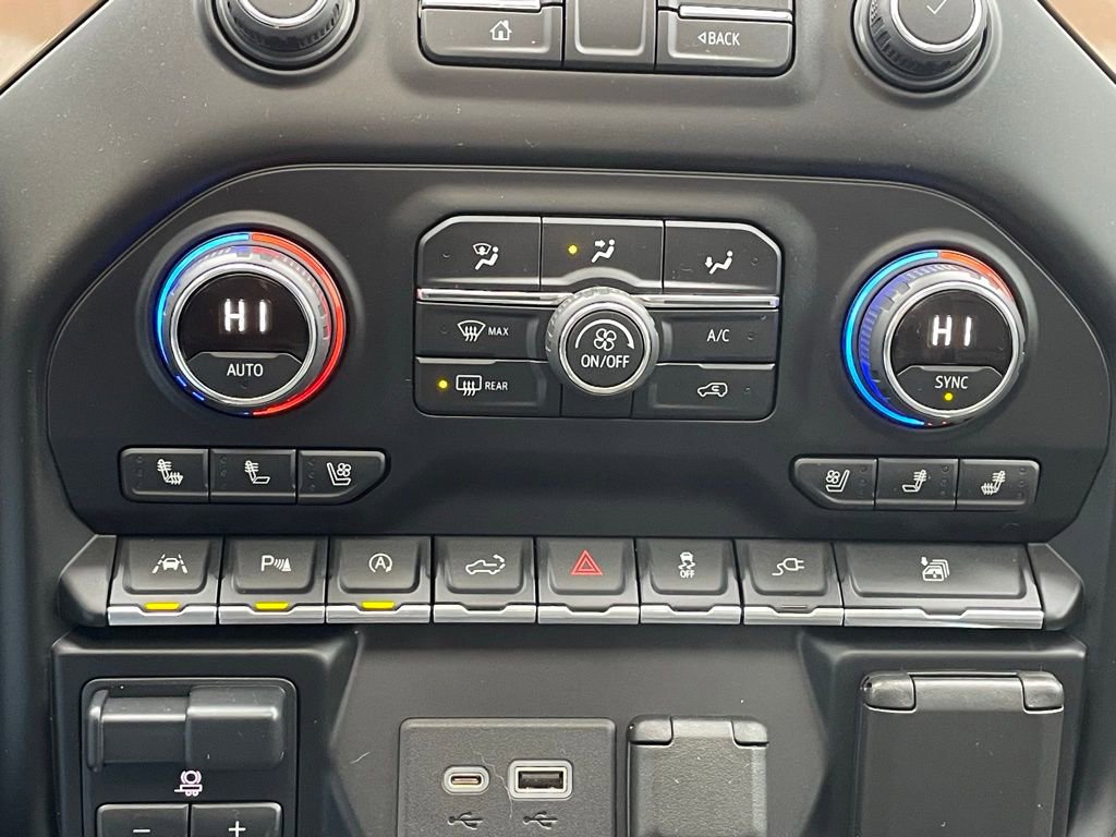 Used 2021 Chevrolet Silverado 1500 High Country w/ Technology Package image 43