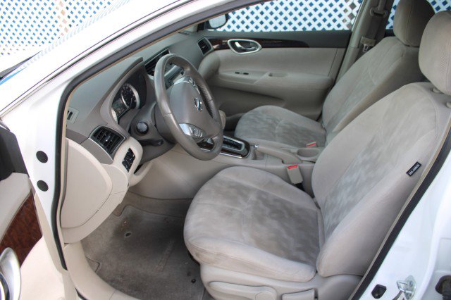 Used 2013 Nissan Sentra SL w/ Navigation Pkg FWD image 4