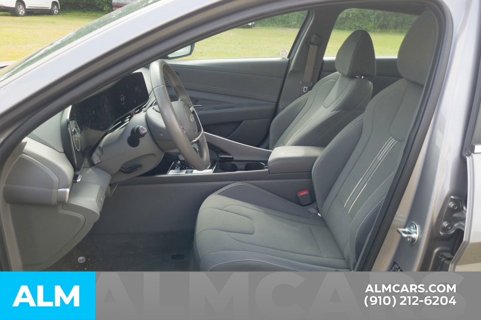 Used 2025 Hyundai Elantra SEL FWD image 7