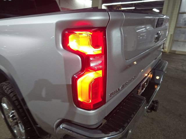 Used 2022 Chevrolet Silverado 2500 LTZ w/ LTZ Plus Package image 30