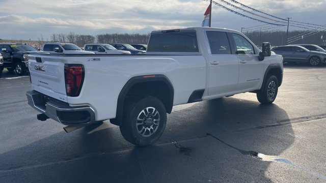 Used 2024 GMC Sierra 3500 SLE w/ SLE Convenience Package image 8
