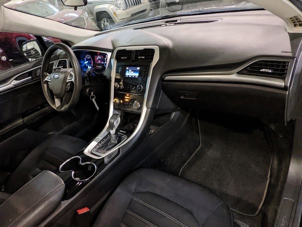 Used 2014 Ford Fusion SE image 28