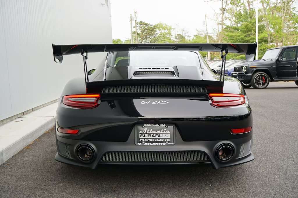 Used 2019 Porsche 911 GT2 RS RWD image 8