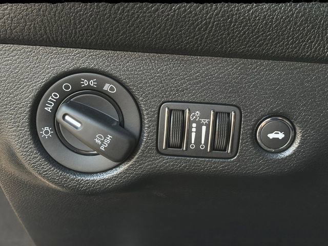 Used 2022 Dodge Challenger R/T w/ Blacktop Package image 5