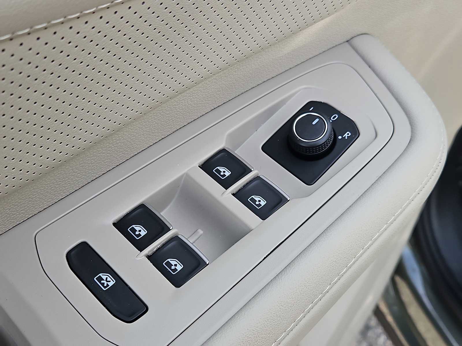 New 2026 Volkswagen Atlas SEL image 7