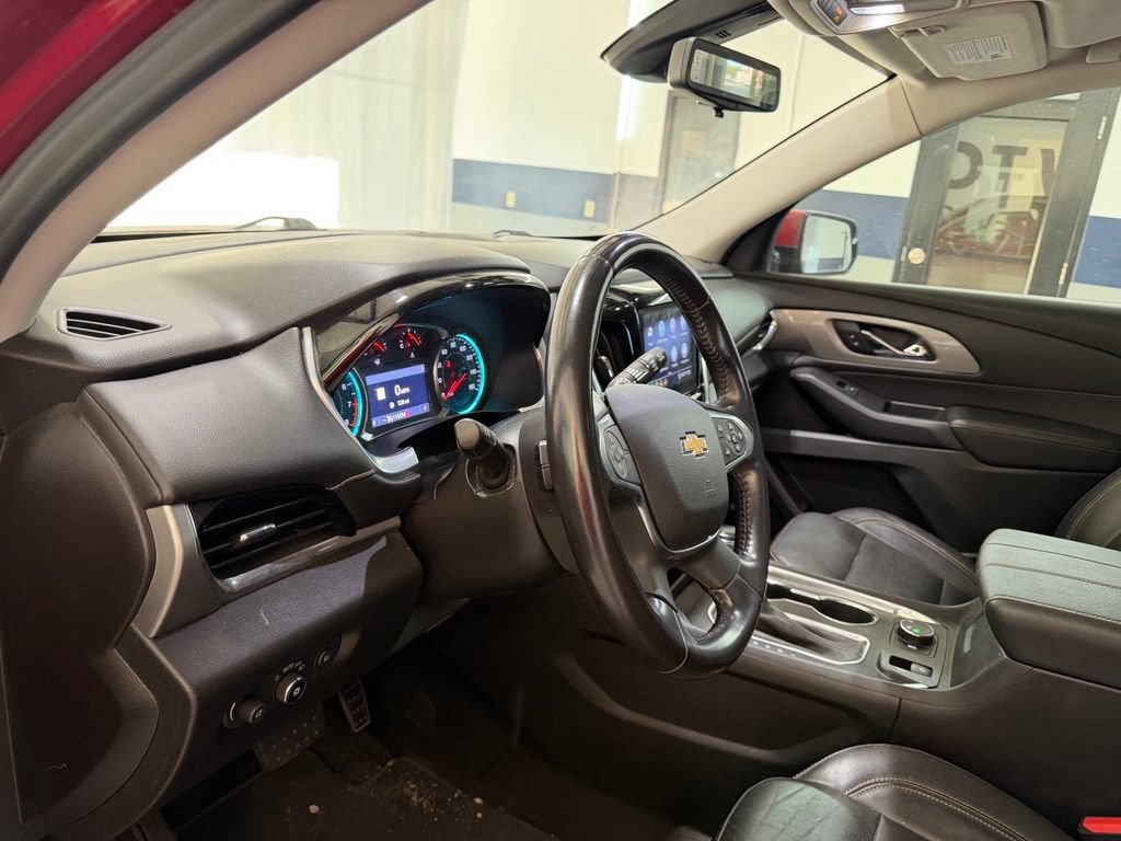 Used 2020 Chevrolet Traverse LT w/ LT Premium Package AWD/4WD image 15