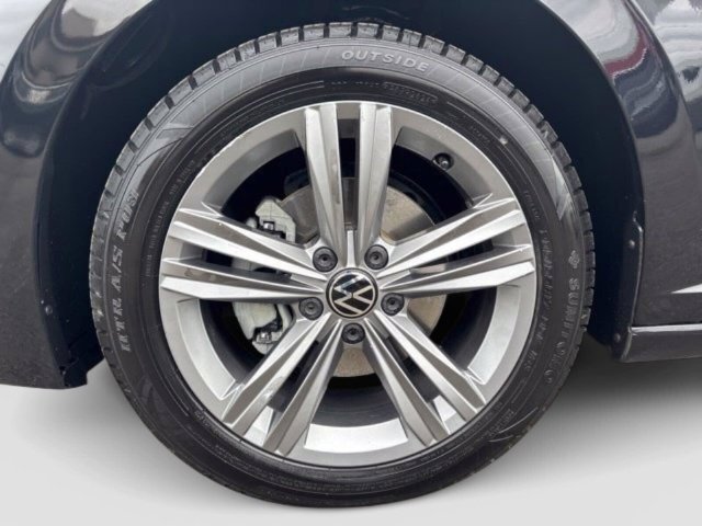 Used 2024 Volkswagen Jetta SE FWD image 9