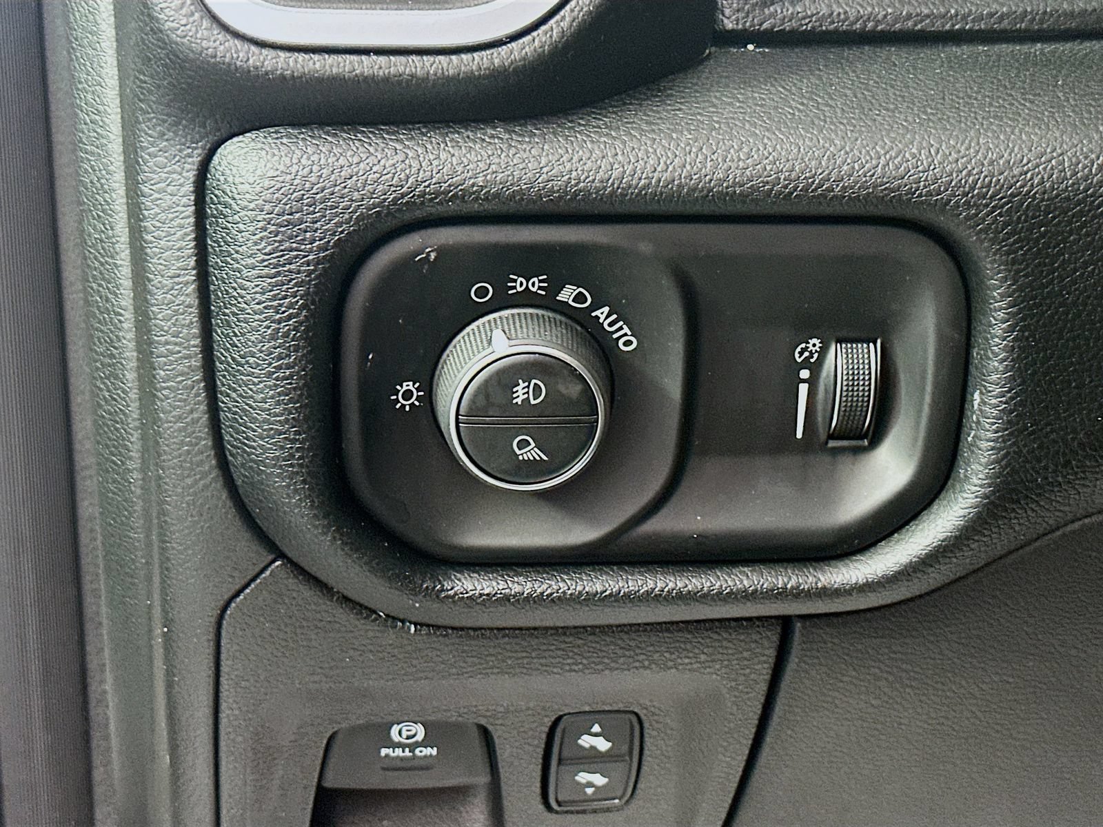 Used 2021 RAM 1500 Big Horn AWD/4WD image 10