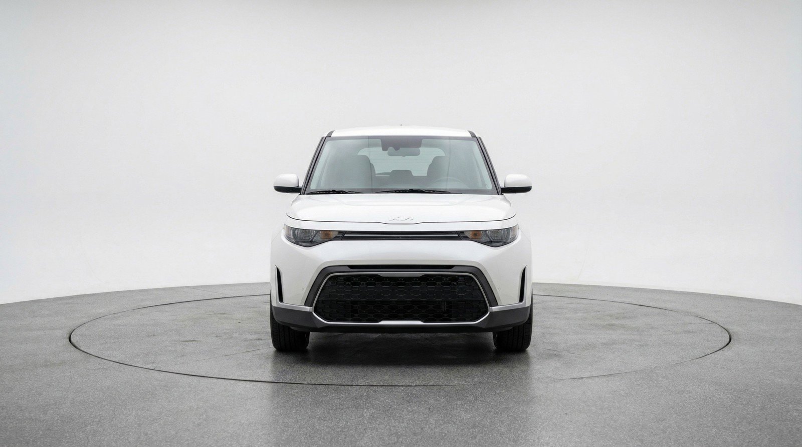 Used 2025 Kia Soul LX w/ LX Technology Package FWD image 2